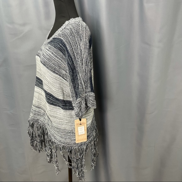 California Moonrise- Navy crochet knot t shirt with tassels - Picture 3 of 5